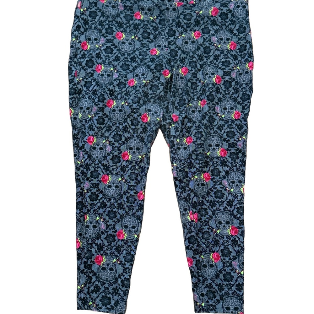 Floral & Skull Patterned Women’s Leggings